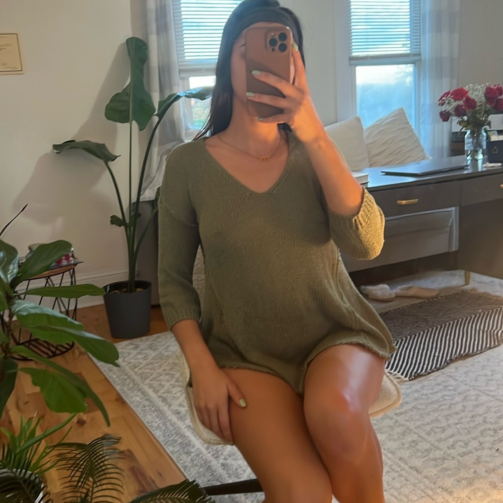 OVERSIZED GREEN SWEATER TOP
